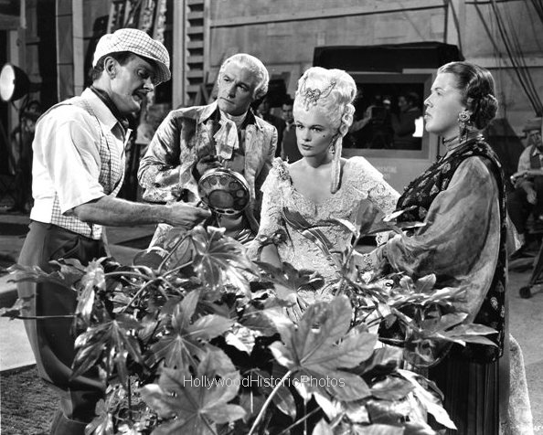 FLMSingin in the Rain  Gene Kelly 1952.jpg